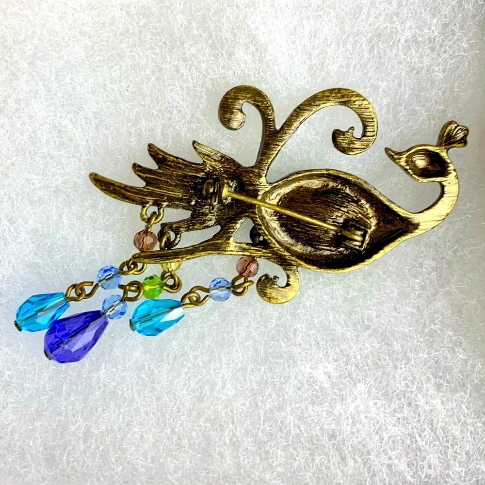 Vintage Peacock Brooch Antique Goldtone and Rhinestones. - Picture 2 of 2